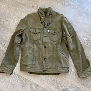Men’s Levi’s jean jacket